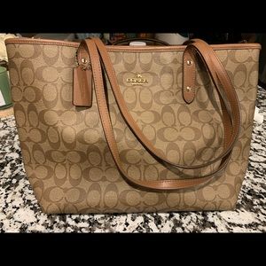 Coach Signature City Tote